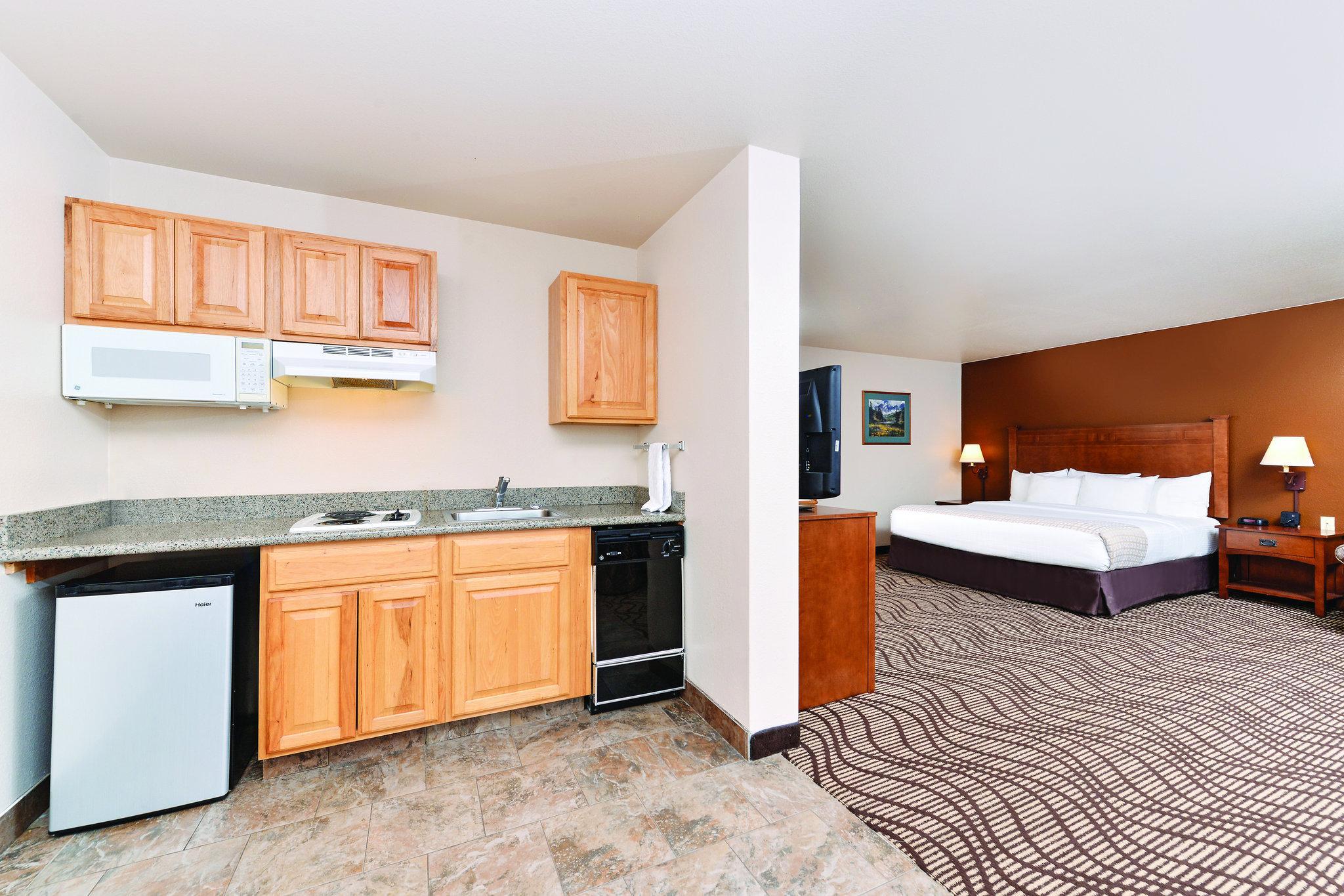 Best Western Plus Kalispell/Glacier Park West Hotel & Suites Exterior photo